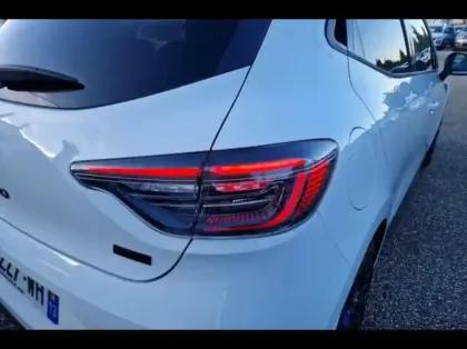 Photo 13 Renault Clio  1.6 E-Tech 145ch full hybrid esprit Alpine - 24