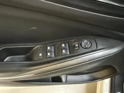 Photo 10 Opel Grandland X  Hybrid 225ch Elite 10cv