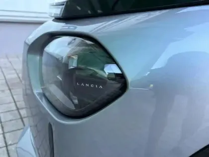 Photo 9 Lancia Ypsilon  1.2 Ibrida 110ch LX eDCT6