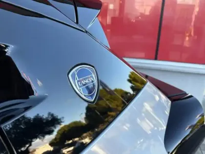 Photo 6 Lancia Ypsilon  1.2 Ibrida 110ch LX eDCT6