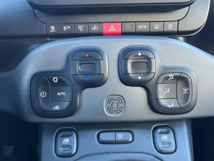 Photo 15 Fiat Panda  1.0 70ch BSG S&S Sport