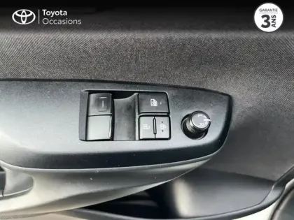 Photo 13 Toyota Yaris  120 VVT-i Dynamic 5p MY22
