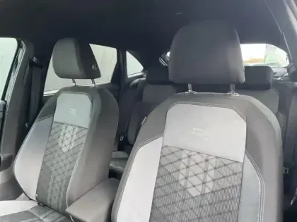 Photo 11 Volkswagen Taigo  1.0 TSI 110ch R-Line DSG7