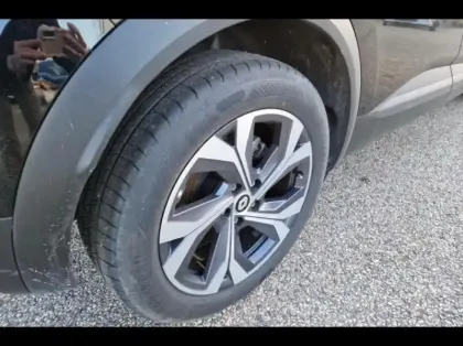 Photo 12 Renault Captur  1.6 E-Tech hybride rechargeable 160ch RS Line -21