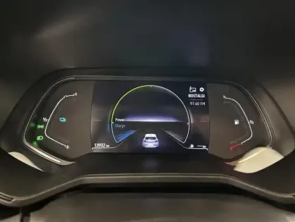 Photo 16 Renault Clio 1.6 E-Tech hybride 140ch Zen + Radars de recul