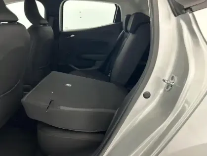 Photo 10 Renault Clio 1.6 E-Tech hybride 140ch Zen + Radars de recul