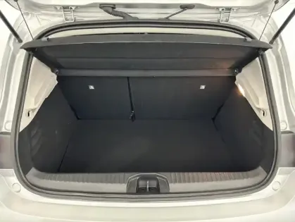 Photo 8 Renault Clio 1.6 E-Tech hybride 140ch Zen + Radars de recul