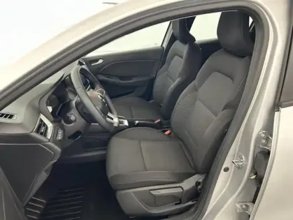 Photo 12 Renault Clio 1.6 E-Tech hybride 140ch Zen + Radars de recul