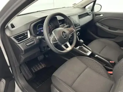 Photo 13 Renault Clio 1.6 E-Tech hybride 140ch Zen + Radars de recul