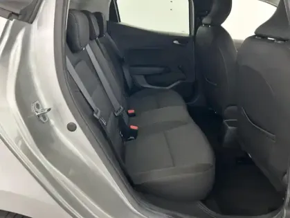 Photo 24 Renault Clio 1.6 E-Tech hybride 140ch Zen + Radars de recul