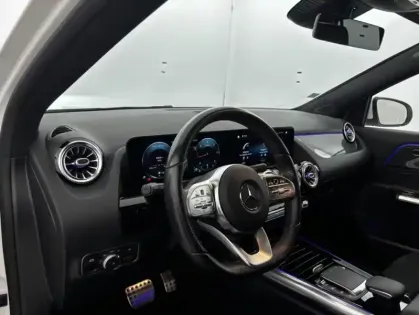 Photo 13 Mercedes GLA 200 d 150ch AMG Line 8G-DCT Pack Premium