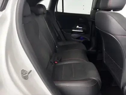 Photo 25 Mercedes GLA 200 d 150ch AMG Line 8G-DCT Pack Premium