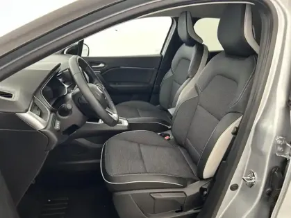 Photo 11 Renault Captur 1.6 E-Tech hybride 145ch Intens + Caméra