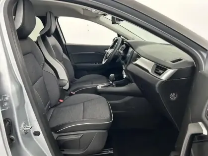 Photo 23 Renault Captur 1.6 E-Tech hybride 145ch Intens + Caméra