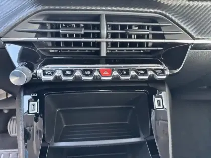 Photo 8 Peugeot 208  PureTech 75 S&S BVM5 Active