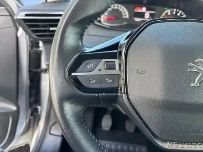 Photo 14 Peugeot 208  PureTech 75 S&S BVM5 Active