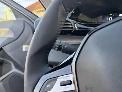 Photo 16 Peugeot 308  SW BlueHDi 130ch S&S BVM6 Allure