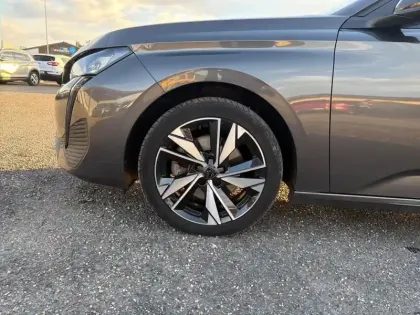 Photo 14 Peugeot 308  SW BlueHDi 130ch S&S BVM6 Allure