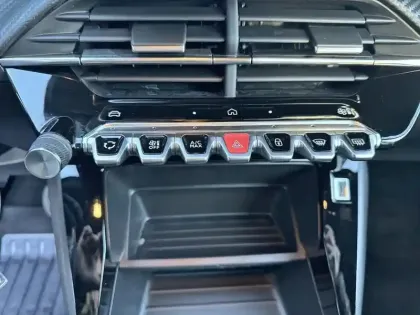 Photo 12 Peugeot 2008  PureTech 100 S&S BVM6 Active