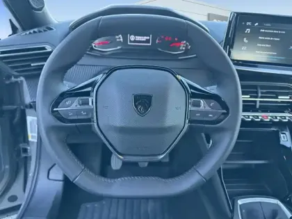 Photo 11 Peugeot 2008  PureTech 100 S&S BVM6 Active