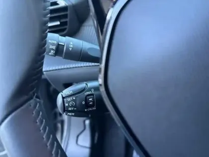 Photo 17 Peugeot 2008  PureTech 100 S&S BVM6 Active