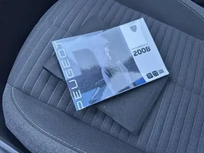 Photo 15 Peugeot 2008  PureTech 100 S&S BVM6 Active