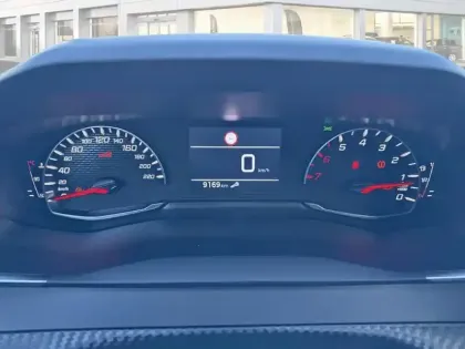 Photo 20 Peugeot 2008  PureTech 100 S&S BVM6 Active