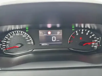 Photo 20 Peugeot 2008  BlueHDi 130 S&S EAT8 Allure