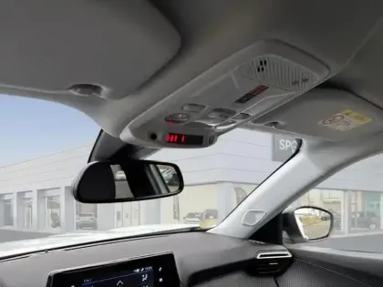 Photo 27 Peugeot 2008  BlueHDi 130 S&S EAT8 Allure