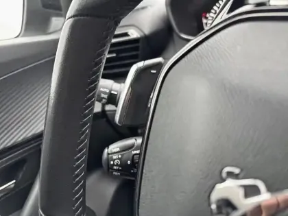 Photo 16 Peugeot 2008  BlueHDi 130 S&S EAT8 Allure