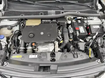 Photo 6 Peugeot 2008  BlueHDi 130 S&S EAT8 Allure