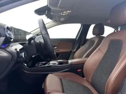 Photo 6 Mercedes Classe A  250 e 160+102ch Progressive Line 8G-DCT 8cv