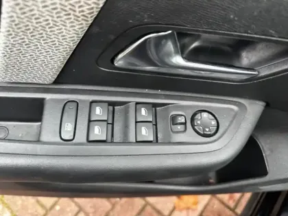 Photo 14 Citroën C4  PureTech 130ch S&S Shine