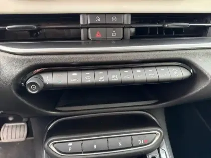 Photo 13 Fiat 600  1.2 Hybrid 100ch La Prima DCT6