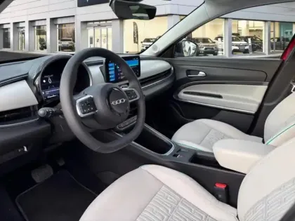 Photo 8 Fiat 600  1.2 Hybrid 100ch La Prima DCT6