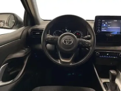 Photo 10 Toyota Yaris  116h Dynamic 5p MY22