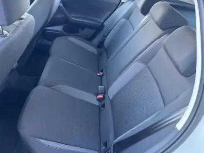 Photo 6 Volkswagen Taigo  1.0 TSI 110ch Life DSG7