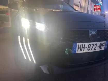 Photo 12 Peugeot 208  e- 136ch Allure