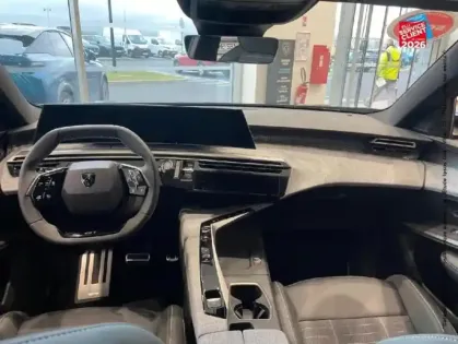 Photo 29 Peugeot 5008  Electrique 210ch Batterie 73 kWh GT