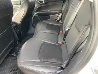 Photo 9 Jeep Compass  1.3 Turbo T4 240ch PHEV 4xe S AT6 eAWD