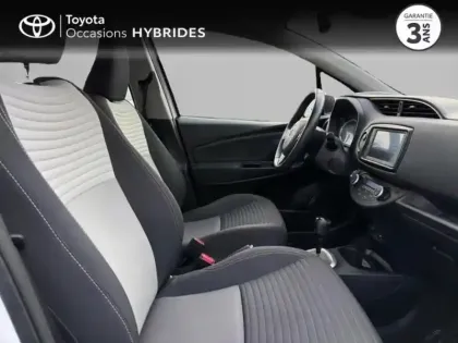 Photo 5 Toyota Yaris  100h Dynamic 5p RC19