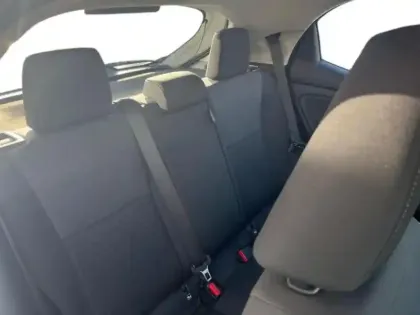 Photo 8 Toyota Yaris  116h Dynamic 5p MY22