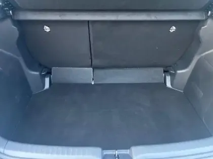 Photo 12 Toyota Yaris  116h France Business 5p