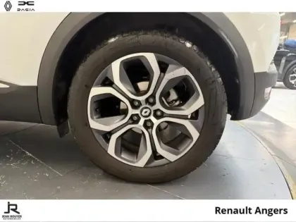 Photo 7 Renault Captur  1.6 E-Tech hybride 145ch Techno Fast Track