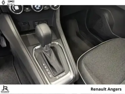 Photo 5 Renault Captur  1.6 E-Tech hybride 145ch Techno Fast Track