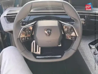 Photo 11 Peugeot 3008  1.2 Hybrid 145ch GT e-DCS6