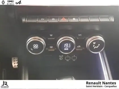 Photo 11 Renault Clio  1.6 E-Tech hybride 140ch RS Line