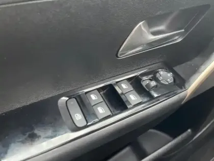 Photo 11 Lancia Ypsilon  1.2 Ibrida 100ch LX eDCT6