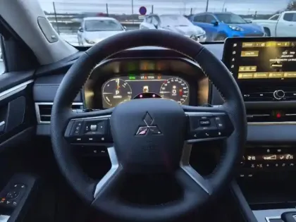 Photo 14 Mitsubishi Outlander  2.4 PHEV 306ch Intense 4WD