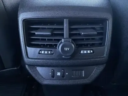 Photo 13 Peugeot 5008  Hybrid 136ch Allure Pack e-DCS6